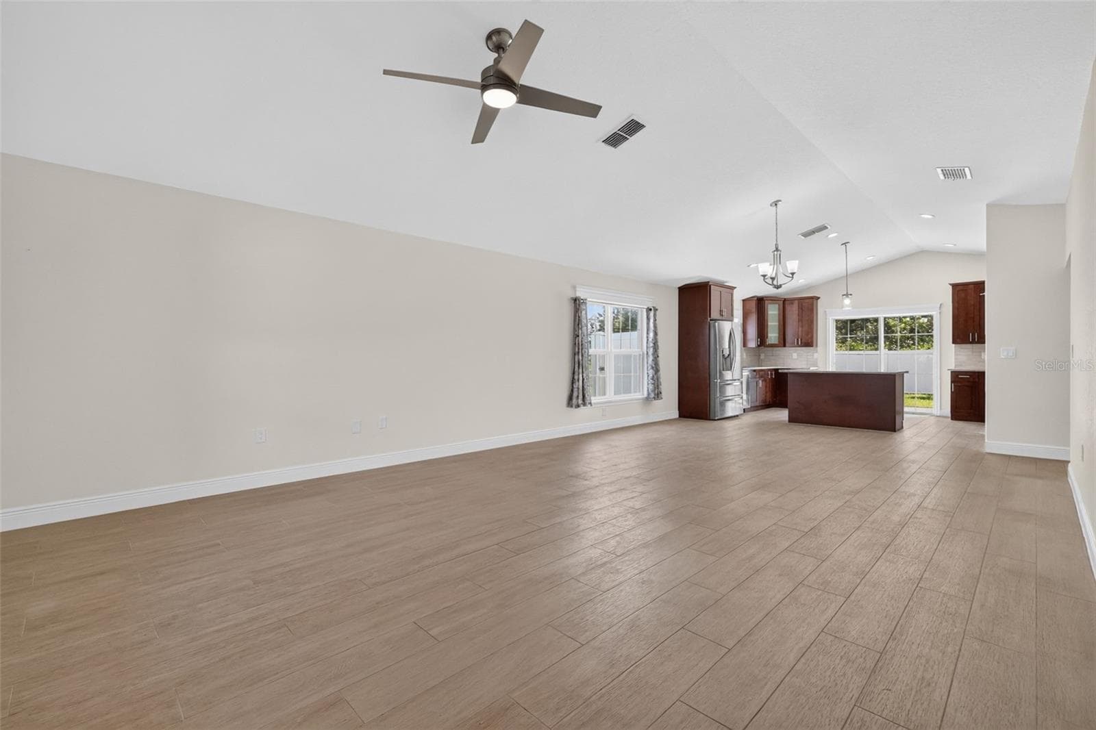 Living/Dining Room - 12591 NE 49TH DR, OXFORD