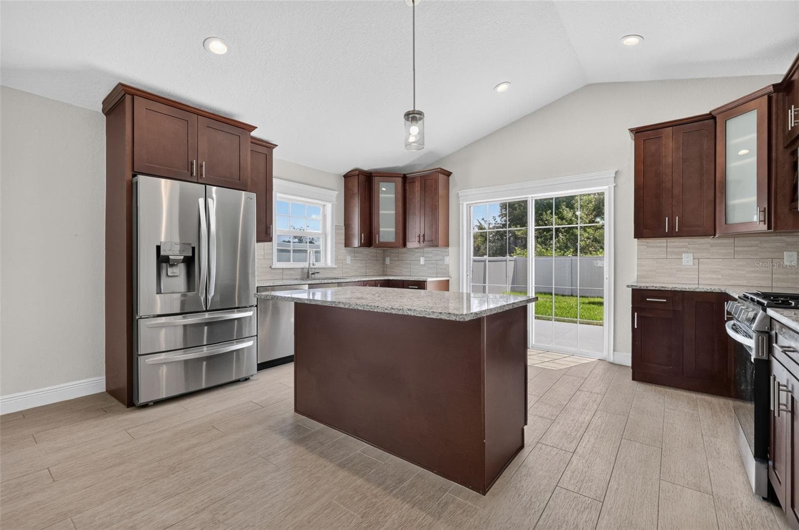 Kitchen - 12591 NE 49TH DR, OXFORD