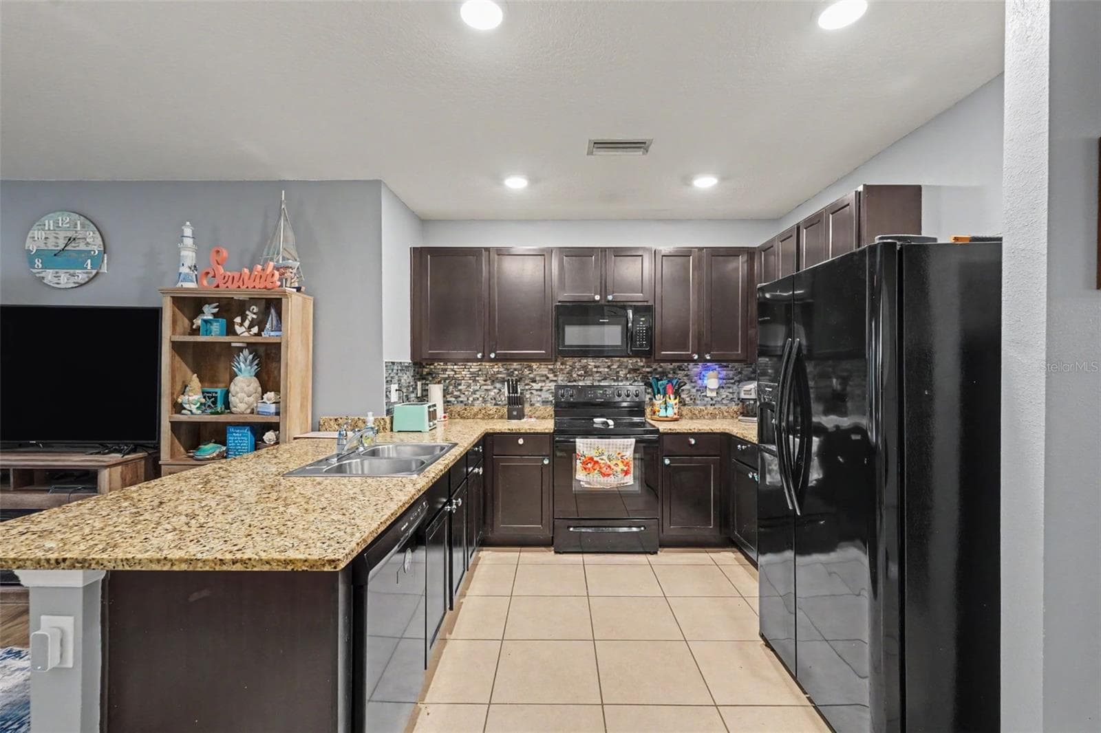 Single Family Residence at 3918 WILLOW HAMMOCK DR, PALMETTO, photo 5 of 29