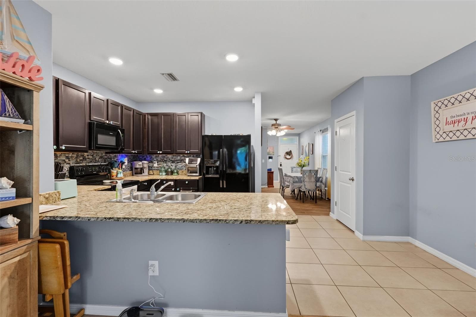 Single Family Residence at 3918 WILLOW HAMMOCK DR, PALMETTO, photo 8 of 29