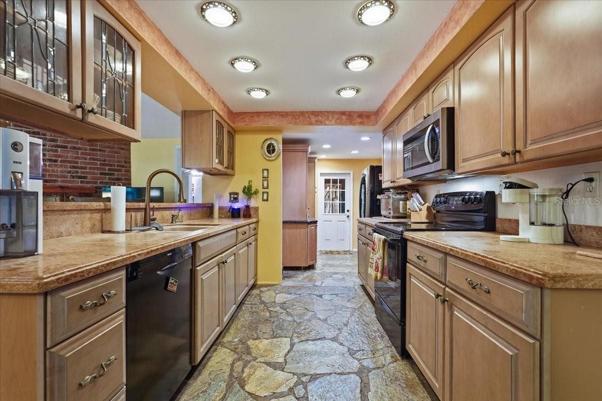 Single Family Residence at 3500 OLD KEYSTONE RD, TARPON SPRINGS, photo 9 of 97