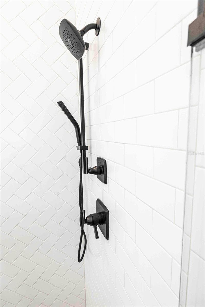 Shower in primary bathroom - 8818 SW 73RD PATH, BUSHNELL