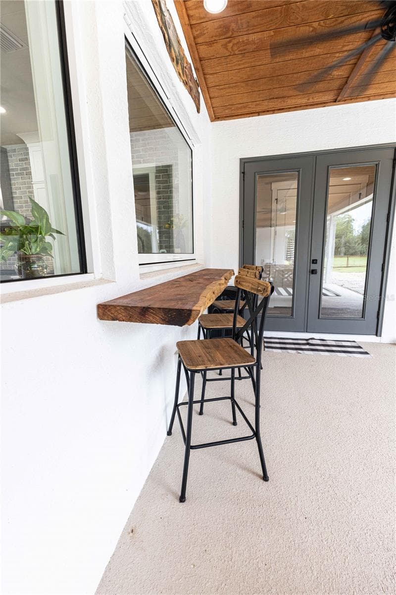 Built-in bar outisde - 8818 SW 73RD PATH, BUSHNELL
