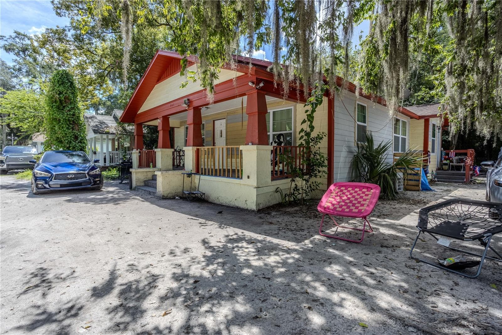 907 NW 4TH PL
