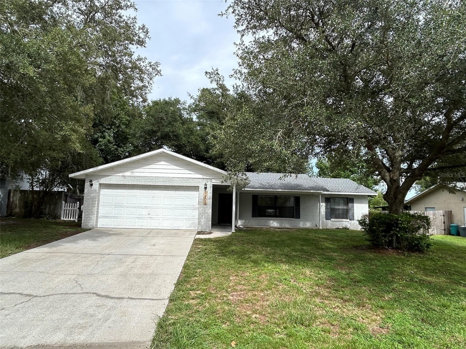 1605 BLACKBERRY CT