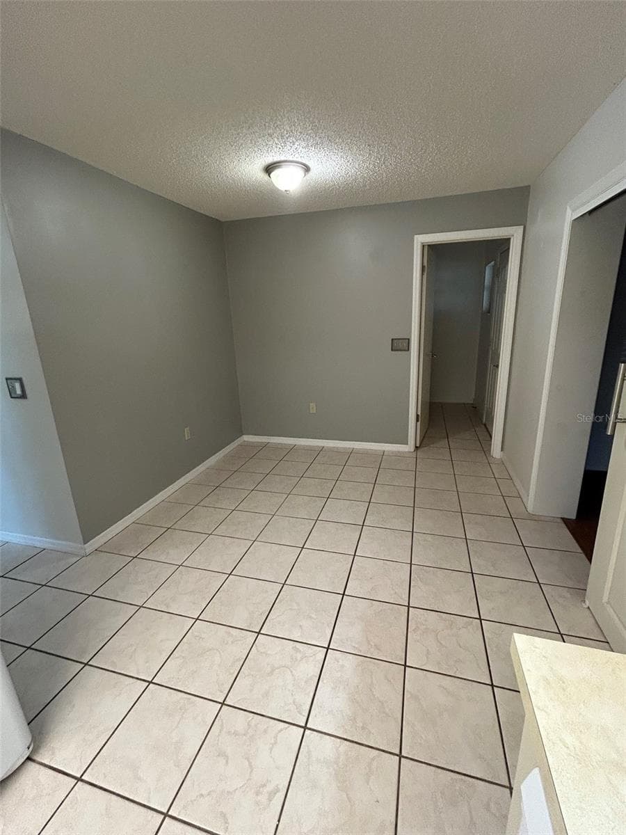 Eating Area in Kitchen - 1605 BLACKBERRY CT, EUSTIS