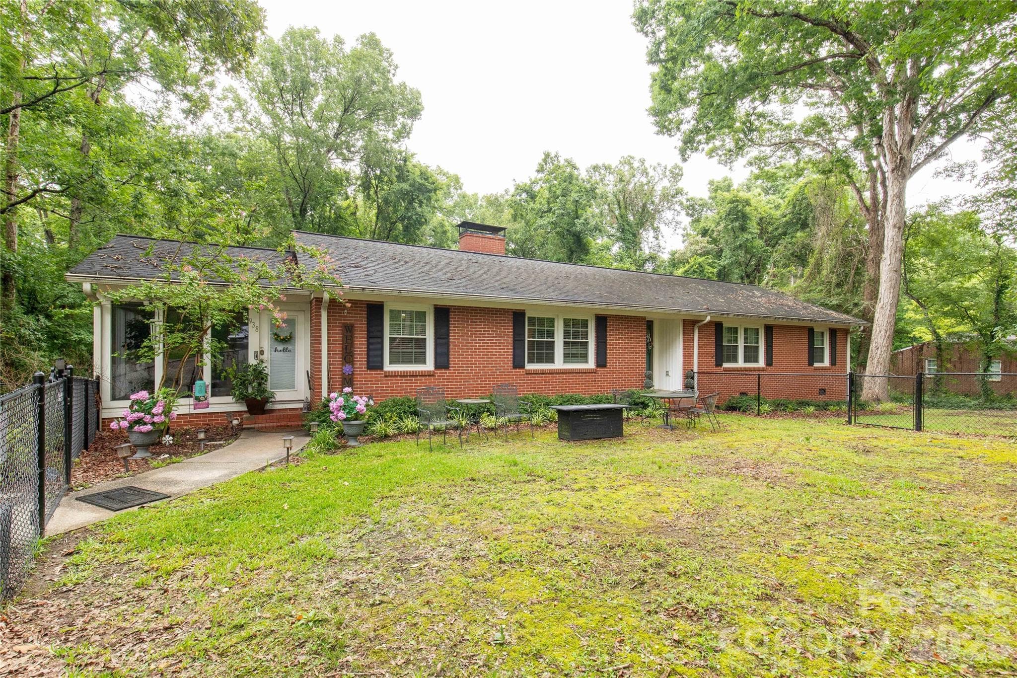 Single Family Residence at 938 Forest Drive, Lancaster, photo 3 of 26