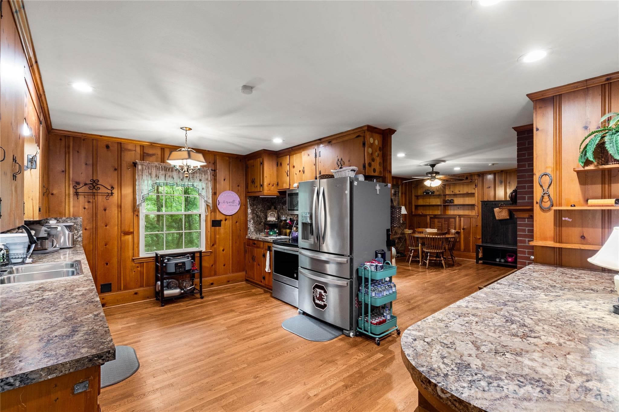 Single Family Residence at 938 Forest Drive, Lancaster, photo 10 of 26