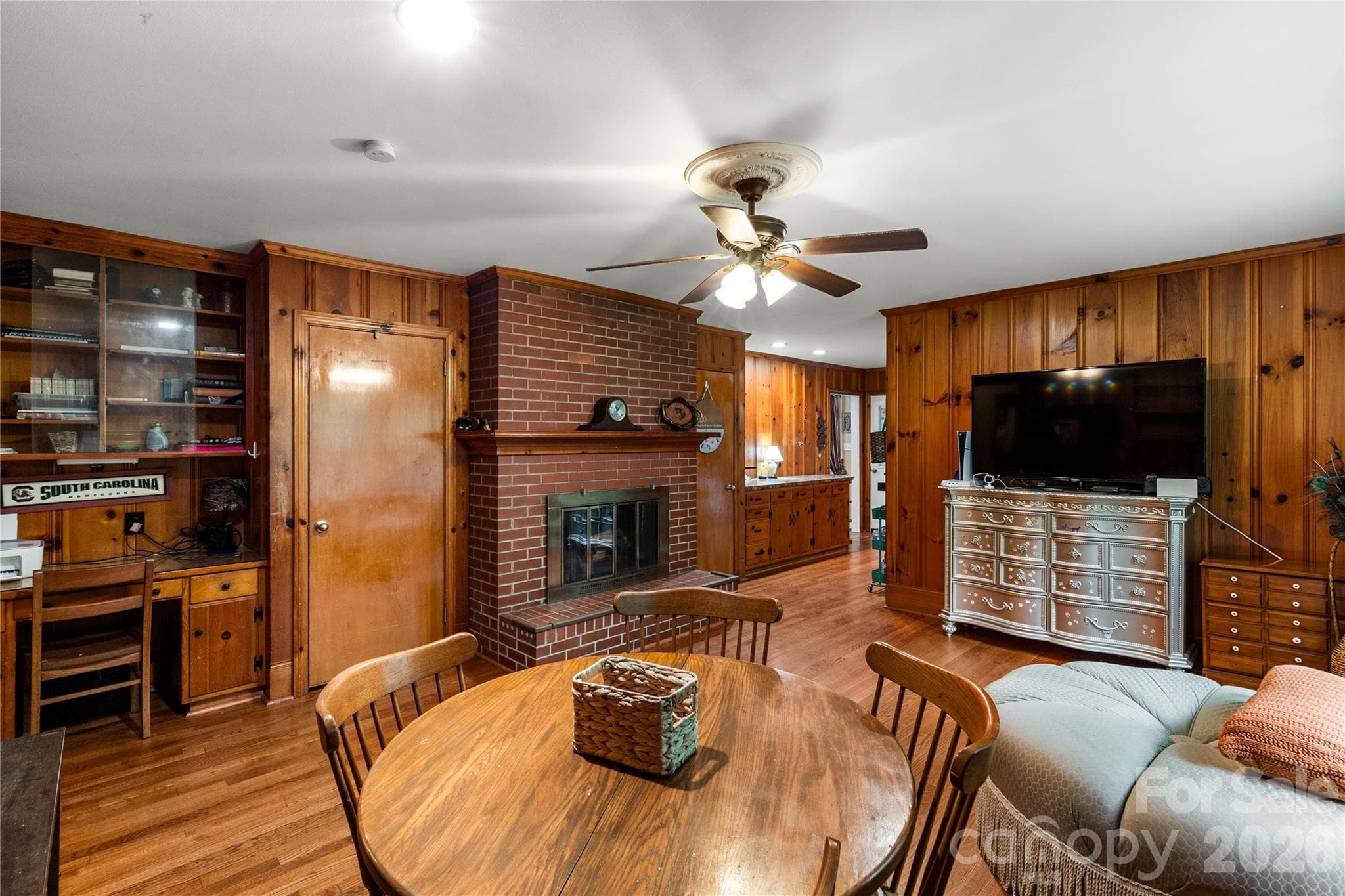 Single Family Residence at 938 Forest Drive, Lancaster, photo 13 of 26