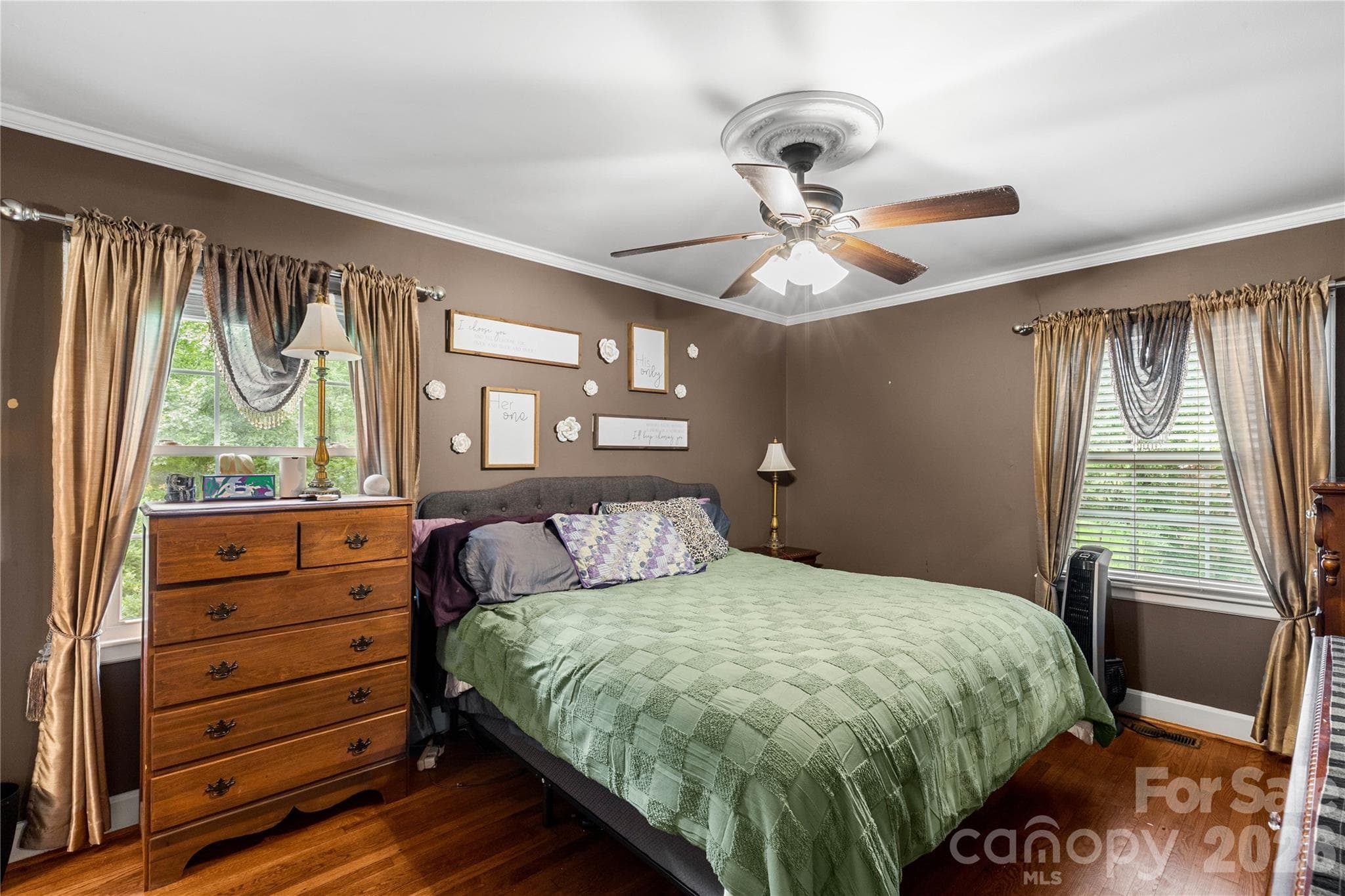 Single Family Residence at 938 Forest Drive, Lancaster, photo 18 of 26