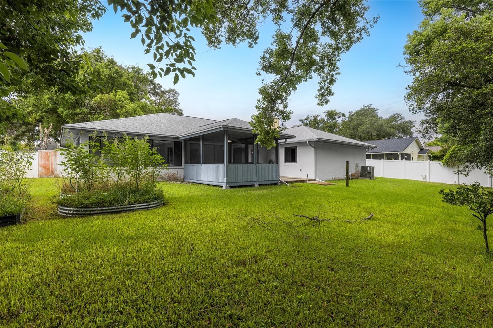 Back Yard with Raised Beds - 521 FERNWOOD DR, ALTAMONTE SPRINGS