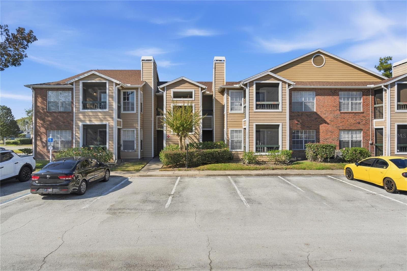Condominium at 4401 THORNBRIAR LN #R106, ORLANDO, photo 2 of 19