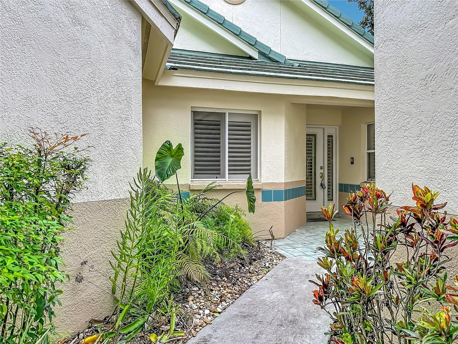 Single Family Residence at 15886 SANCTUARY DR, TAMPA, photo 4 of 64