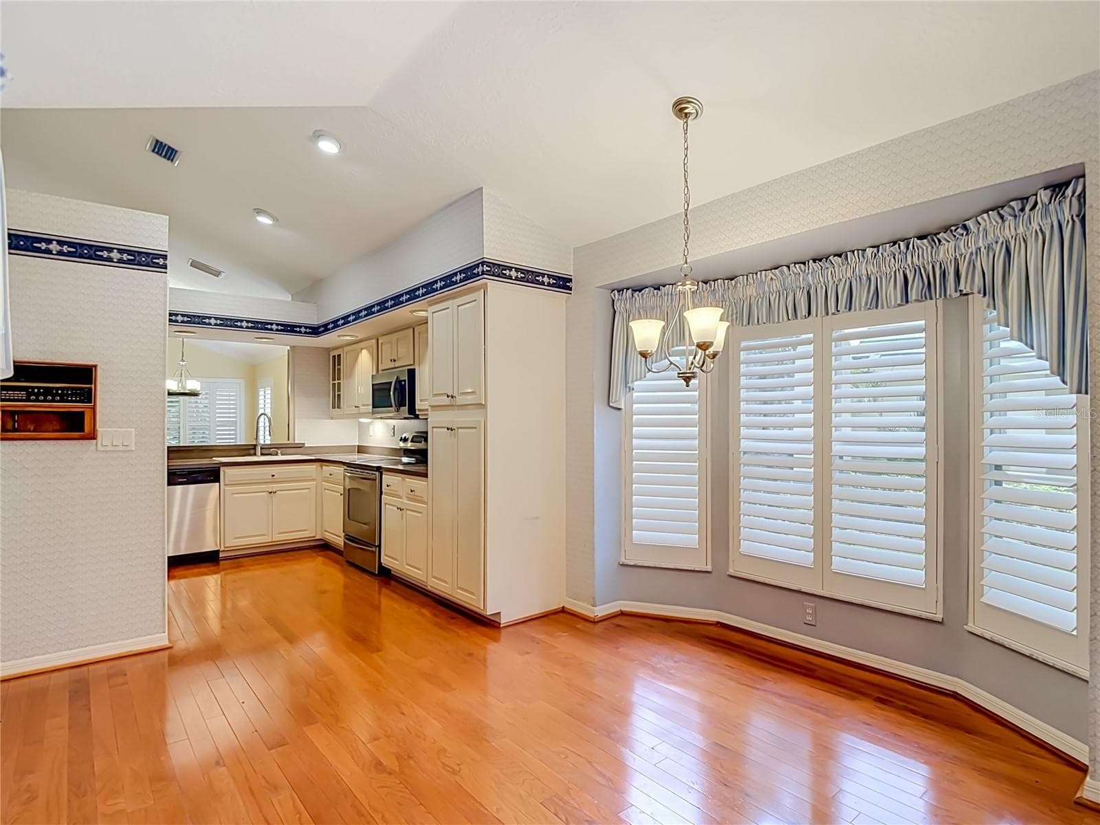 Single Family Residence at 15886 SANCTUARY DR, TAMPA, photo 11 of 64