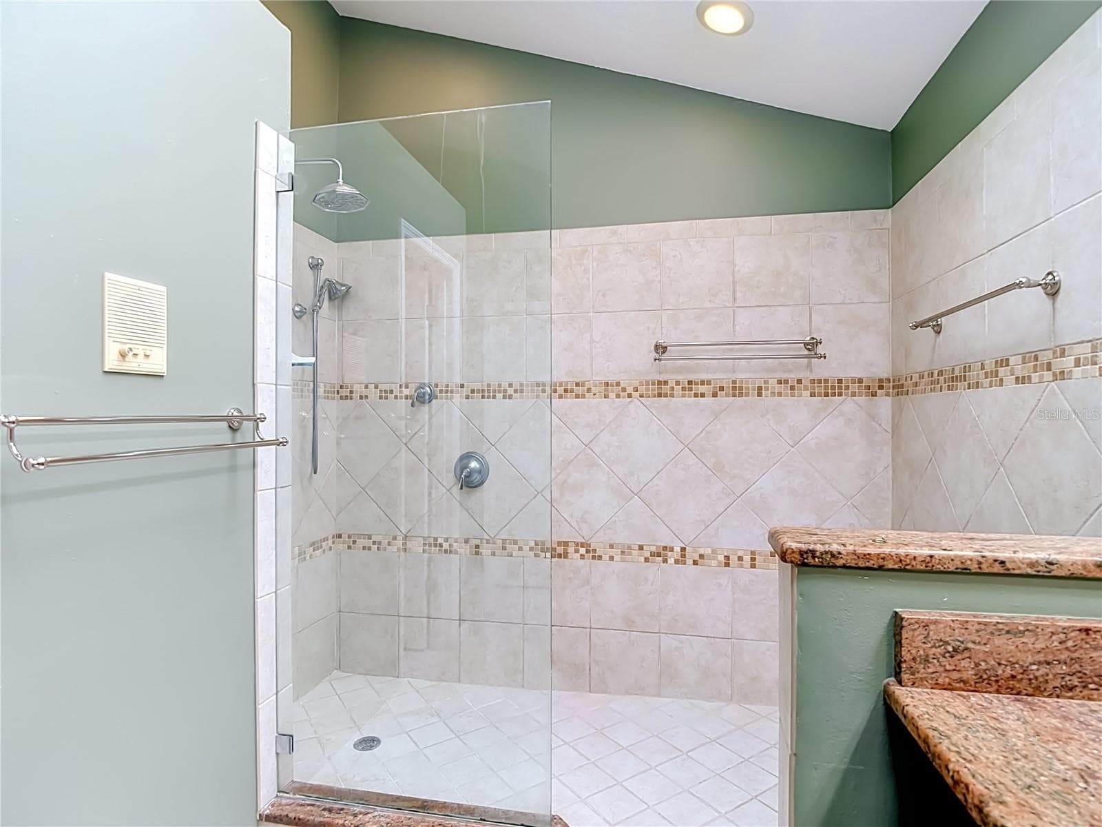 Single Family Residence at 15886 SANCTUARY DR, TAMPA, photo 41 of 64