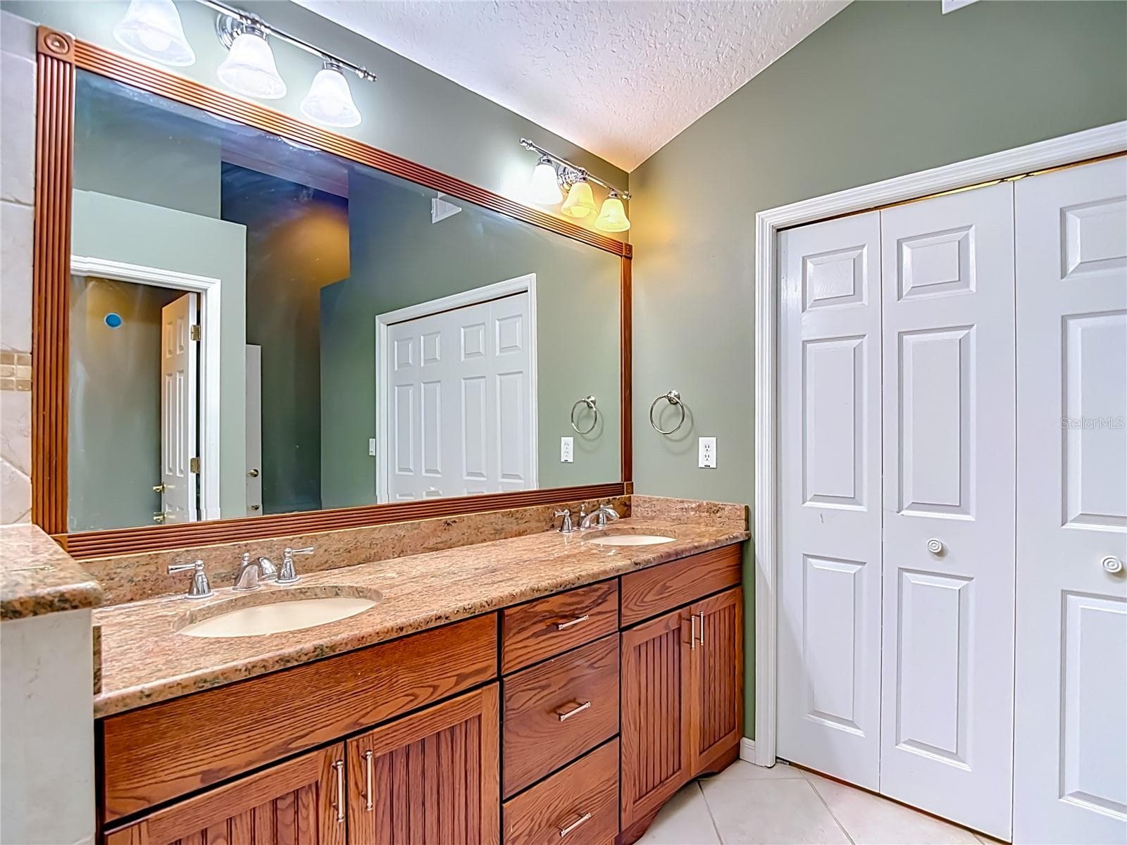 Single Family Residence at 15886 SANCTUARY DR, TAMPA, photo 43 of 64