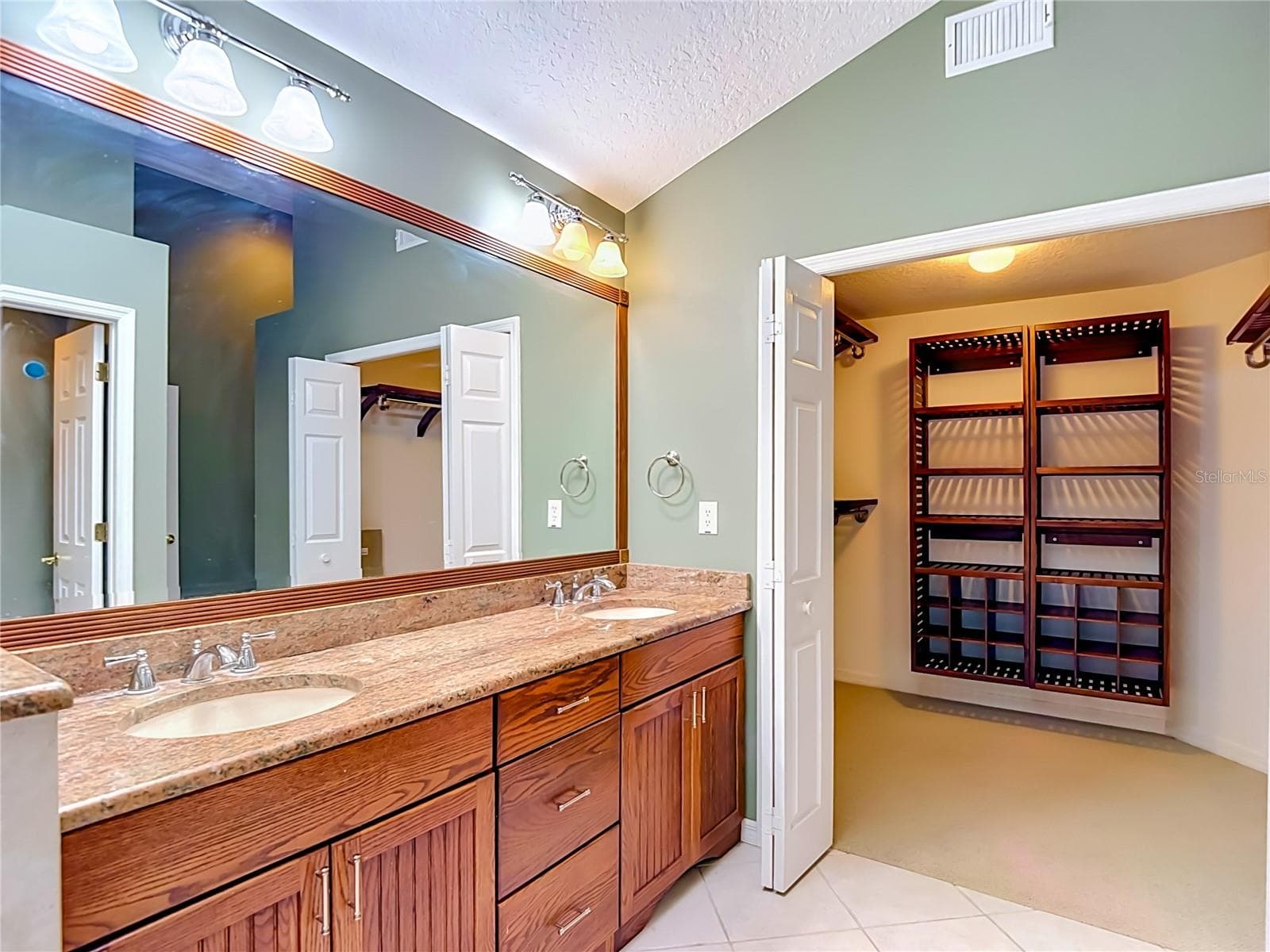 Single Family Residence at 15886 SANCTUARY DR, TAMPA, photo 44 of 64