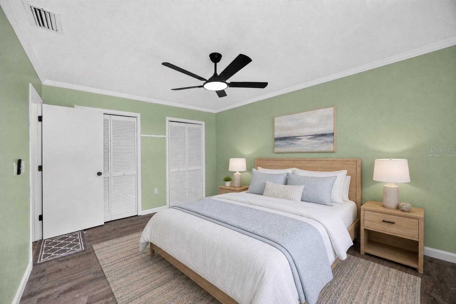 Virtually staged - Secondary bedroom with queen bed and dual closets. - 1305 GREENFIELD CIR, VENICE
