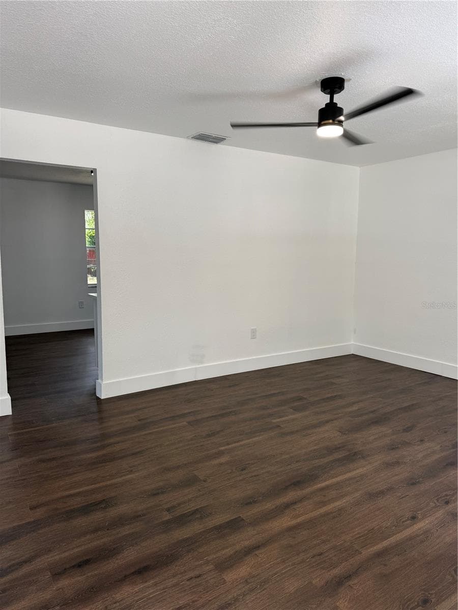 Single Family Residence at 3008 OAKVIEW LN, PLANT CITY, photo 6 of 25
