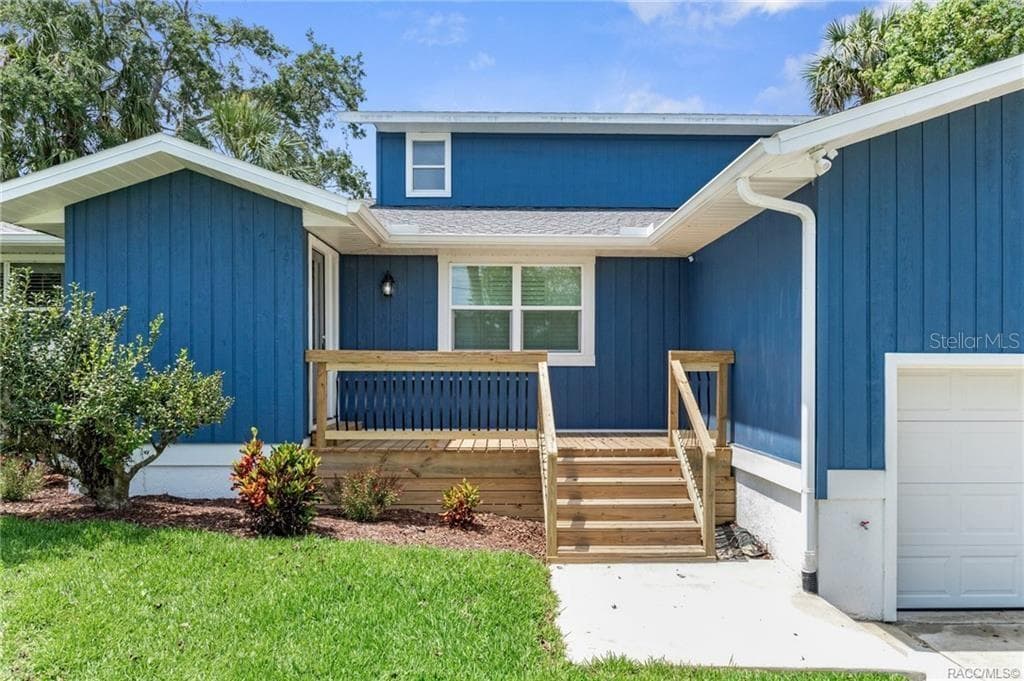 Single Family Residence at 9205 W HARBOR ISLE CT, CRYSTAL RIVER, photo 3 of 57