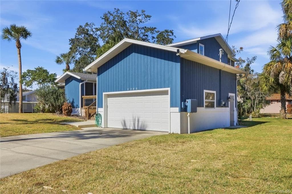 Single Family Residence at 9205 W HARBOR ISLE CT, CRYSTAL RIVER, photo 9 of 57