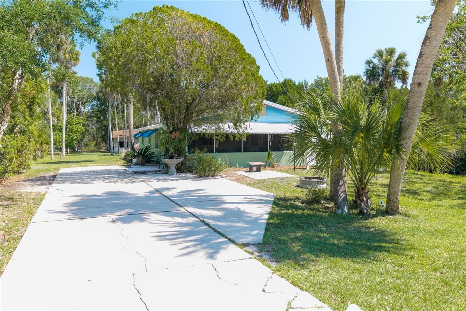 10709 W HALLS RIVER RD