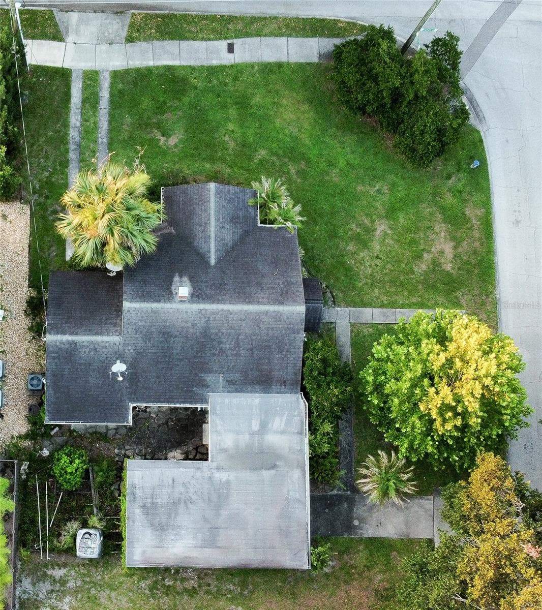 Single Family Residence at 2942 HELEN AVE, ORLANDO, photo 7 of 13