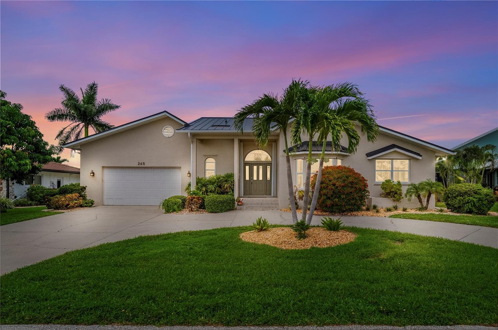Boater's Paradise! 2642 sf Pool & waterfront home with dock & 15,000# lift - 265 BELVEDERE CT, PUNTA GORDA