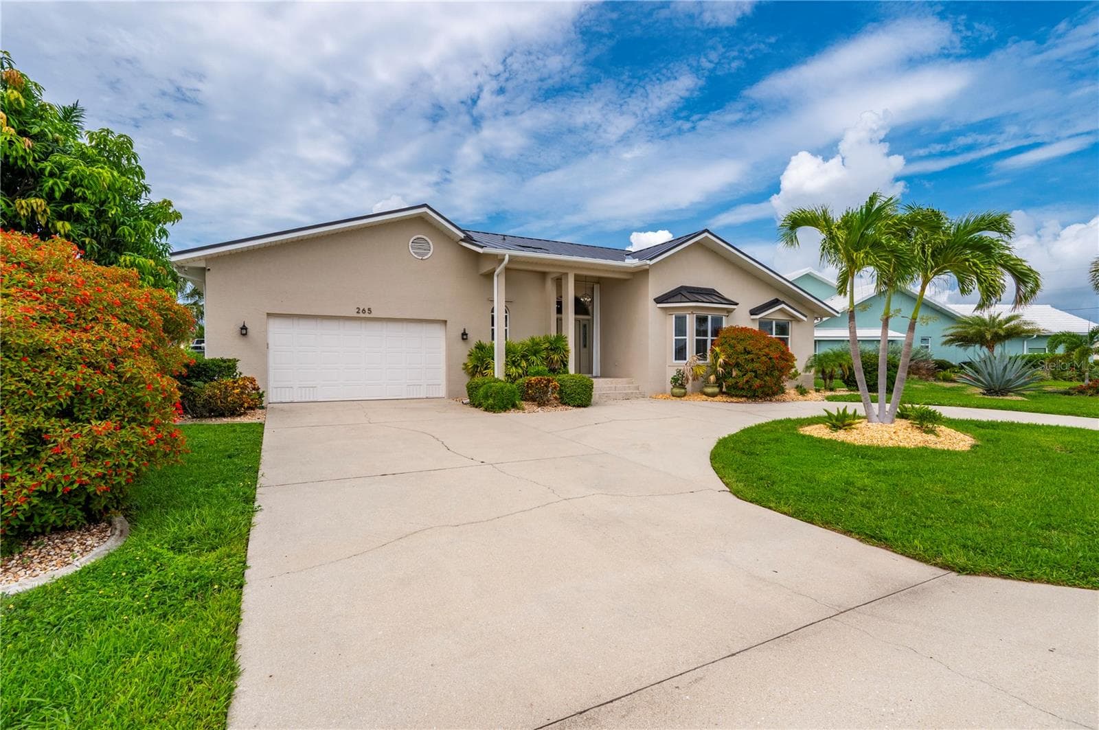 Oversized garage, circle drive - 265 BELVEDERE CT, PUNTA GORDA