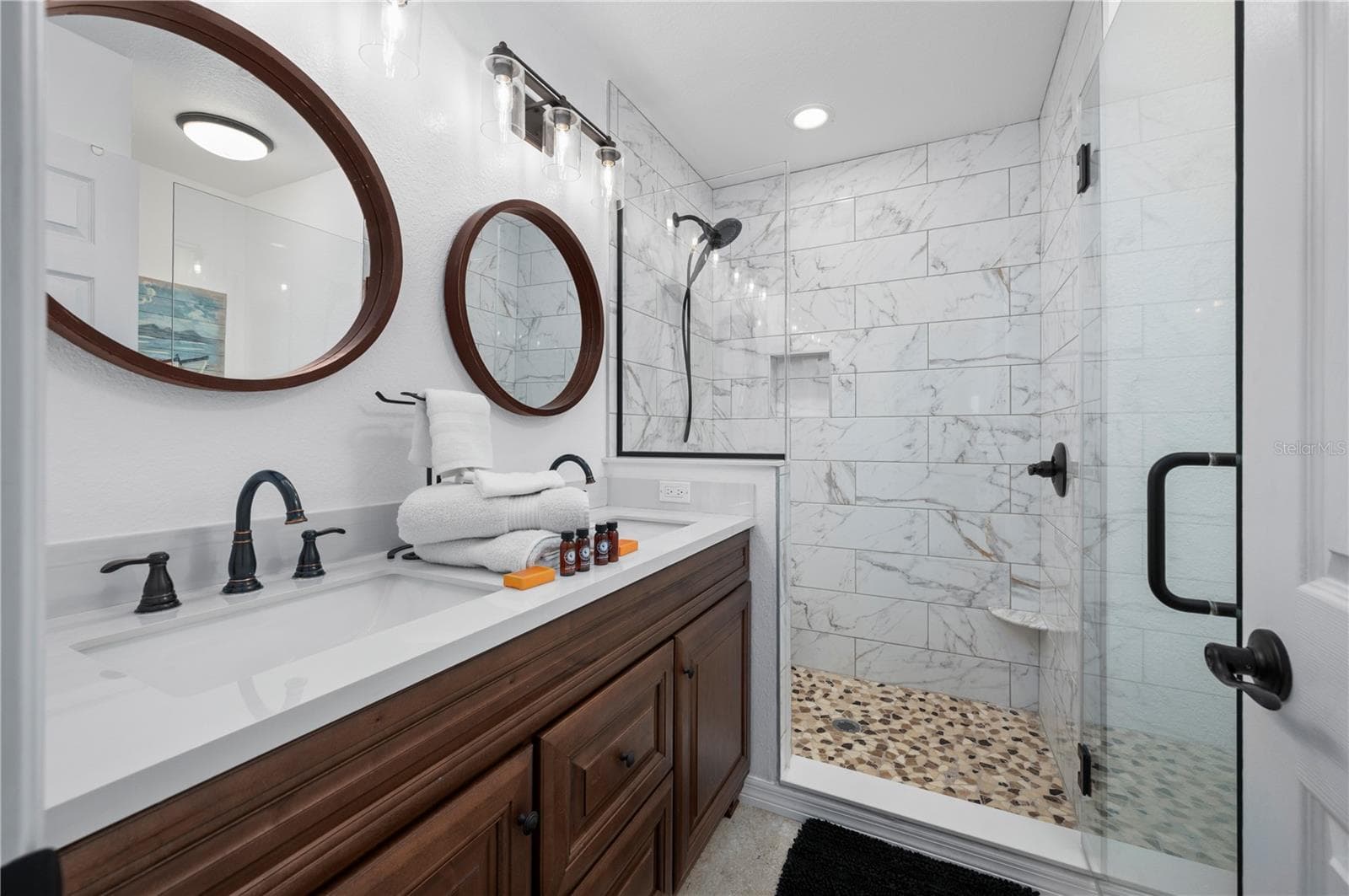 Updated private guest bath with shower - 265 BELVEDERE CT, PUNTA GORDA