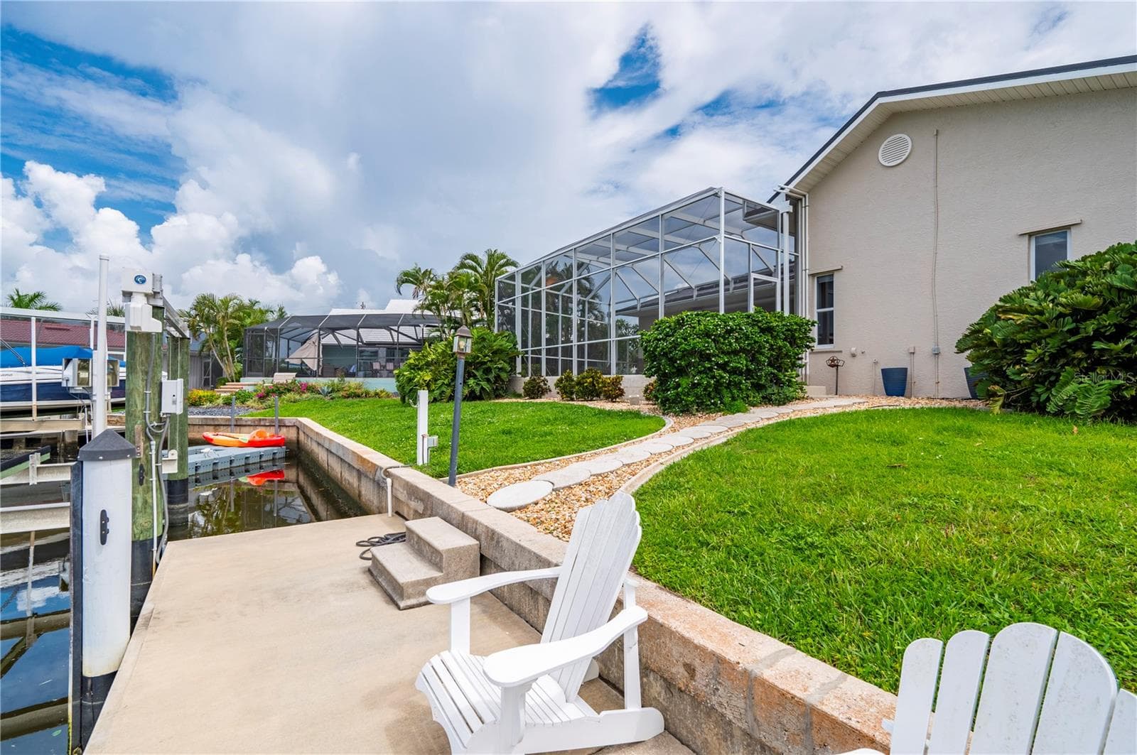 Water and electric at the dock - 265 BELVEDERE CT, PUNTA GORDA