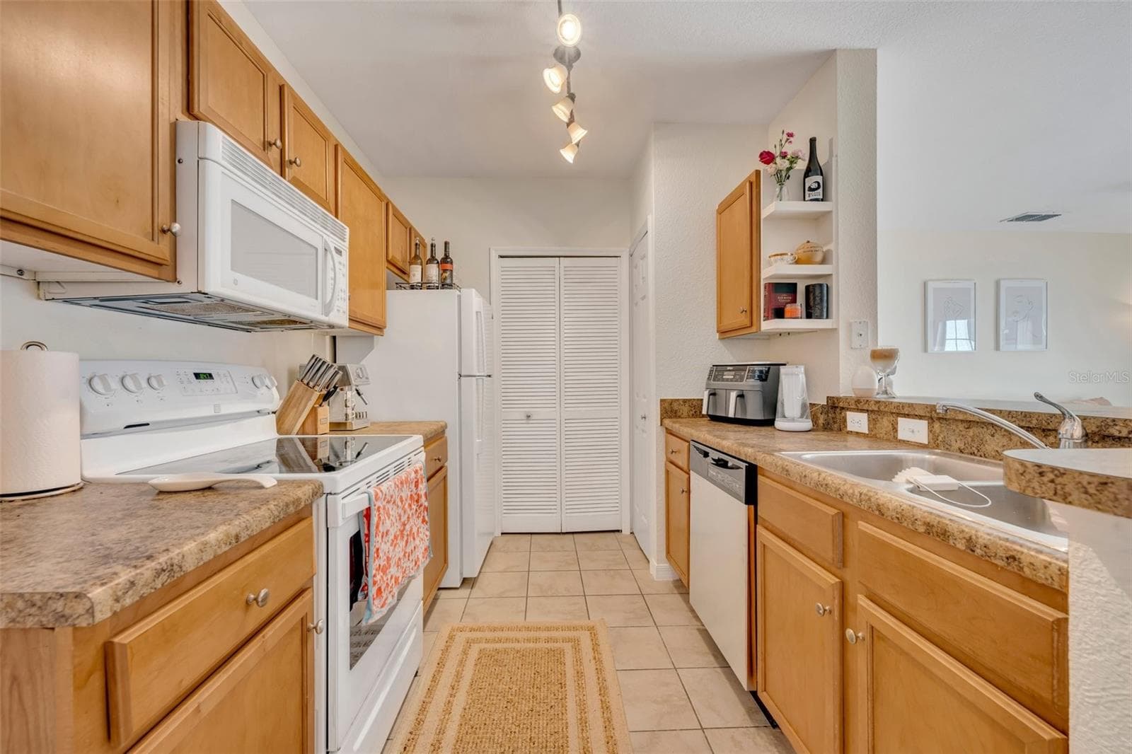 Kitchen - 5550 E MICHIGAN ST #2232, ORLANDO