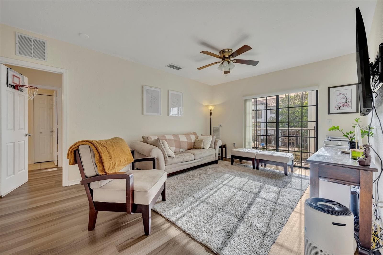 Living Room - 5550 E MICHIGAN ST #2232, ORLANDO