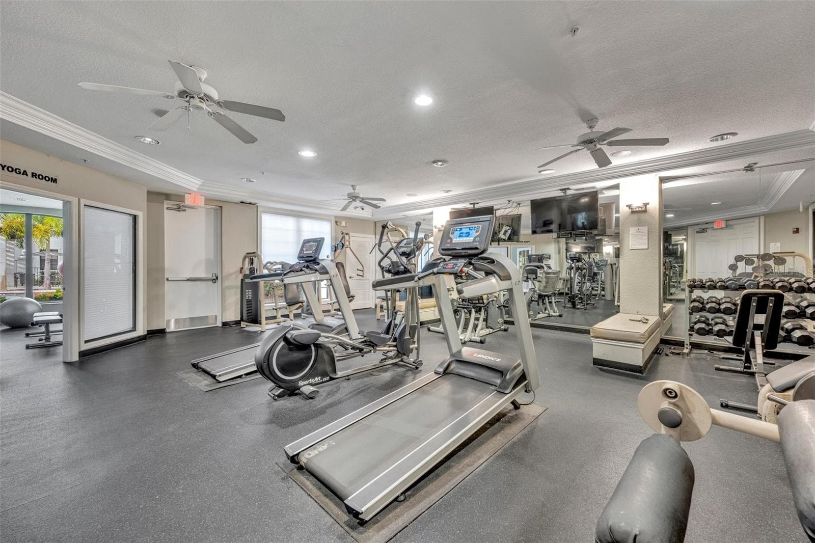 Community Gym - 5550 E MICHIGAN ST #2232, ORLANDO