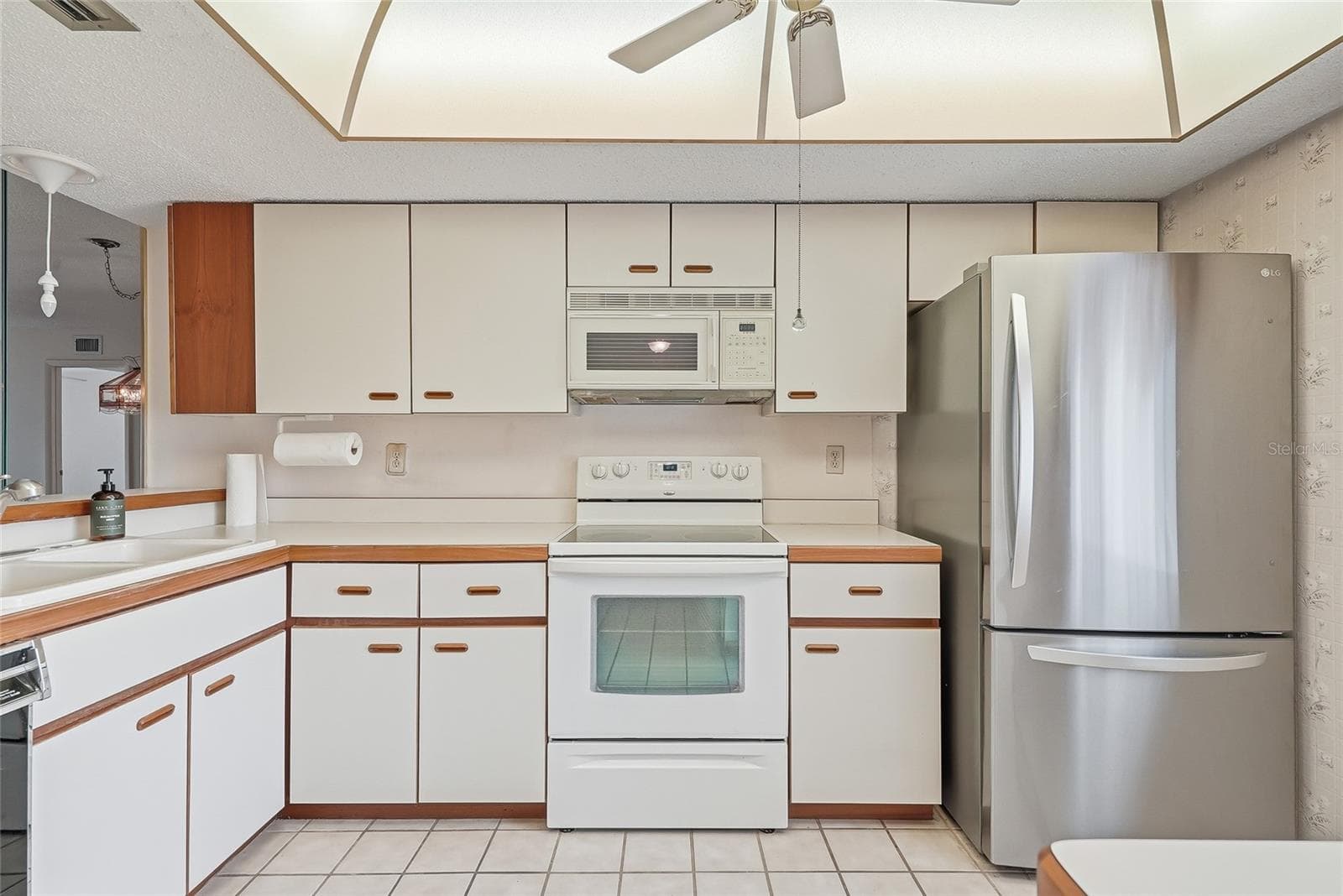 Condominium at 205 MARTHA LN #205, OLDSMAR, photo 11 of 40