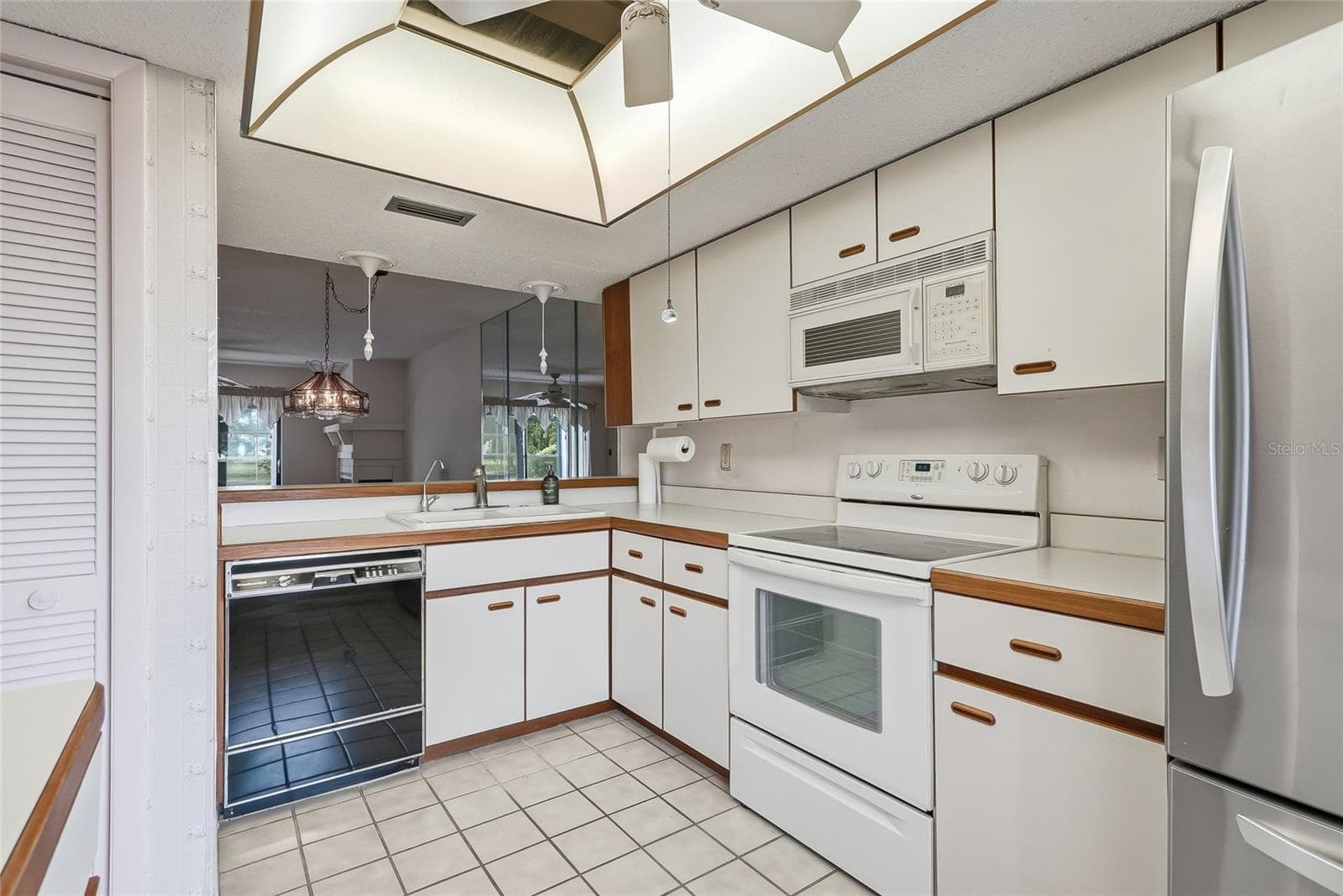 Condominium at 205 MARTHA LN #205, OLDSMAR, photo 12 of 40