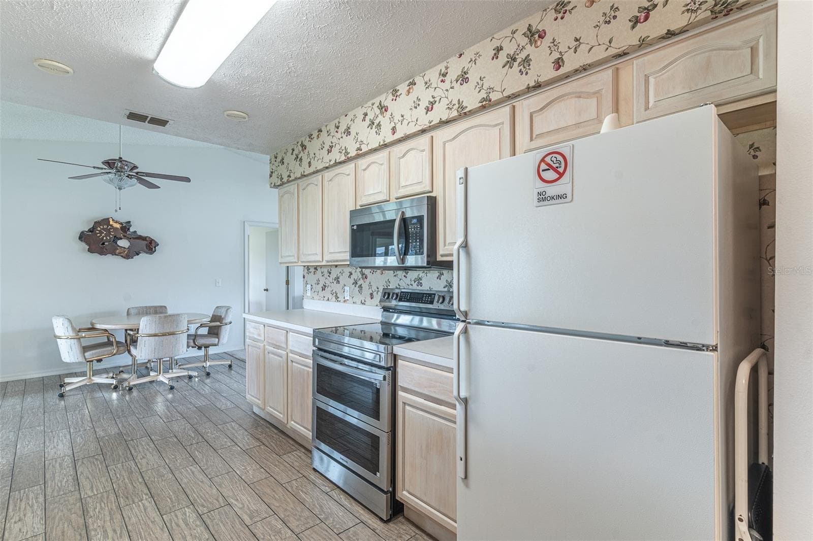 Single Family Residence at 2260 GRAND CYPRESS DR, LAKELAND, photo 6 of 65