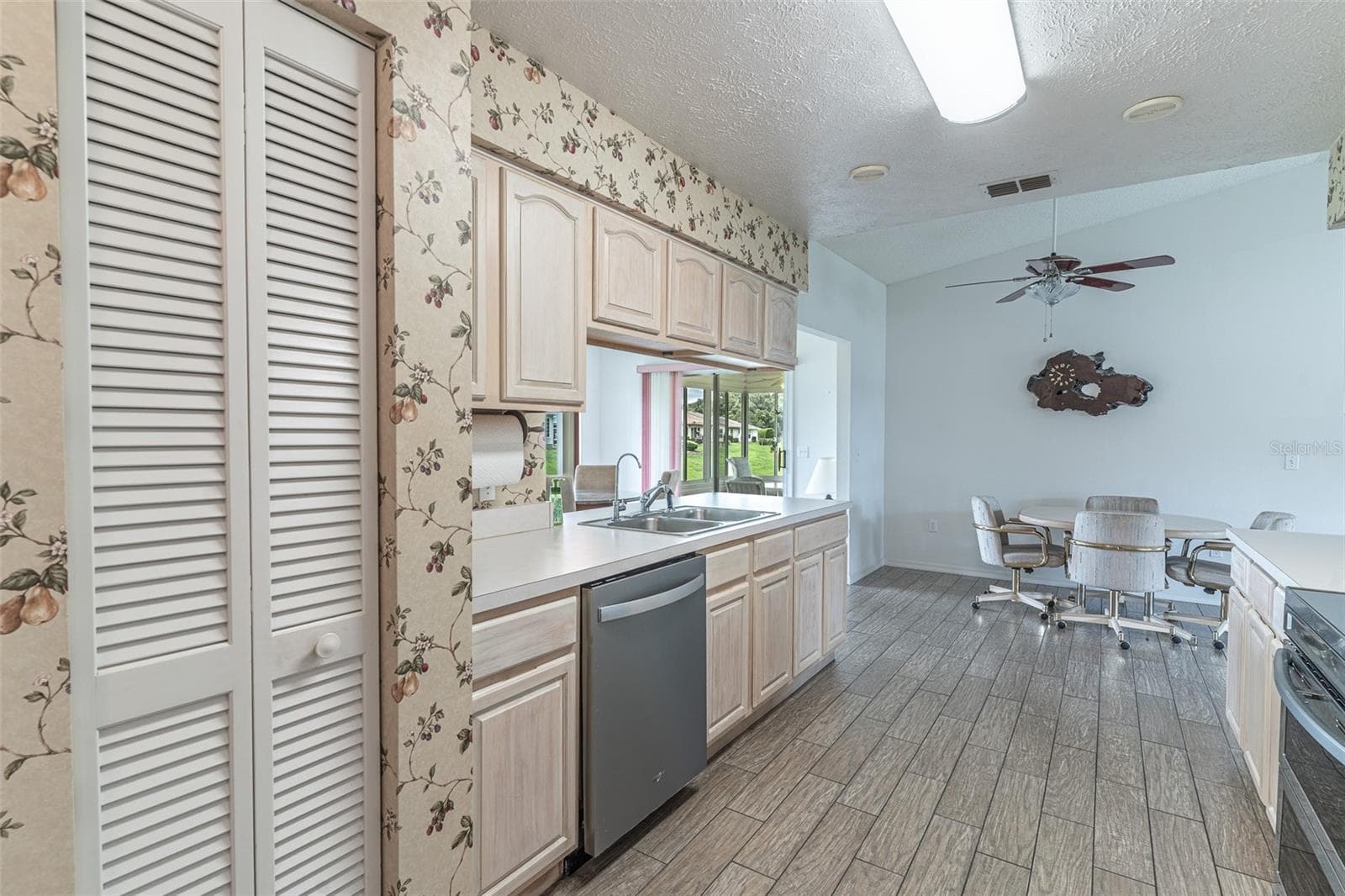 Single Family Residence at 2260 GRAND CYPRESS DR, LAKELAND, photo 7 of 65