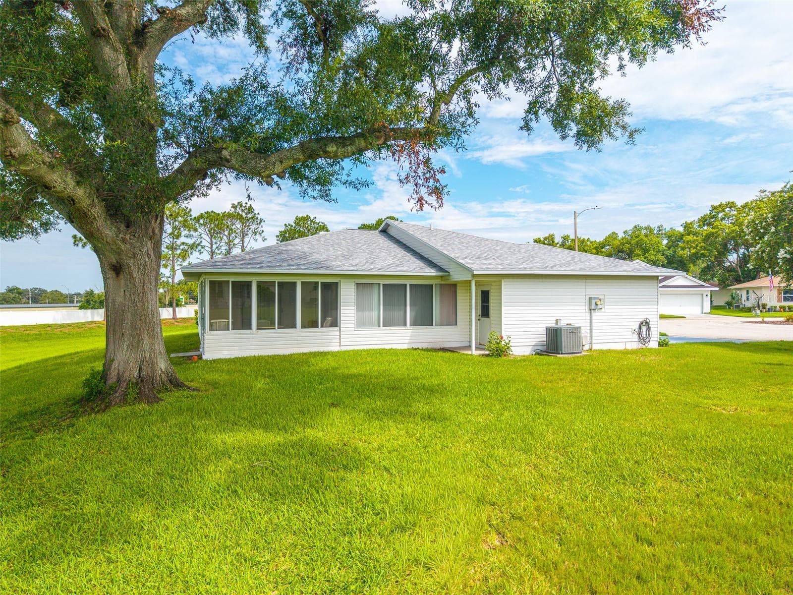 Single Family Residence at 2260 GRAND CYPRESS DR, LAKELAND, photo 23 of 65