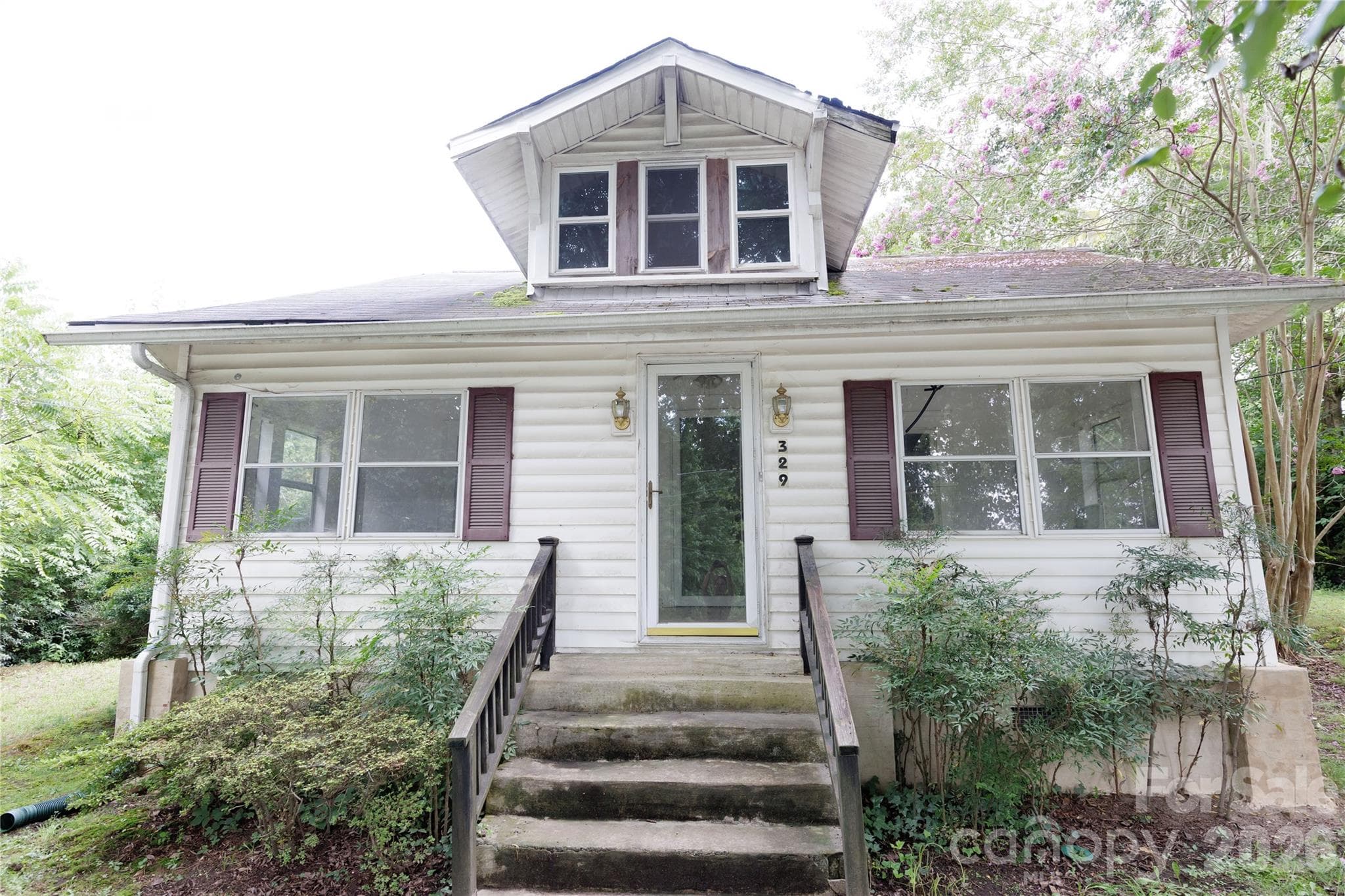329 Finley Avenue NW