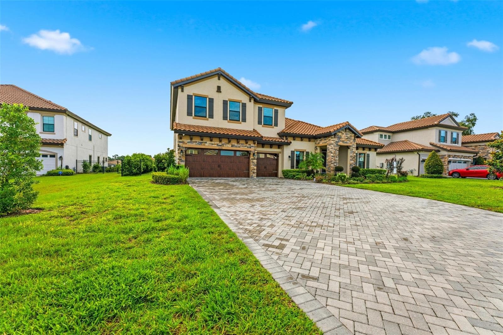 Single Family Residence at 10370 MEADOWRUN DR, LITHIA, photo 2 of 75