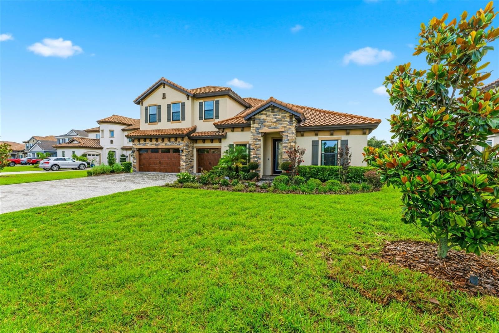 Single Family Residence at 10370 MEADOWRUN DR, LITHIA, photo 3 of 75