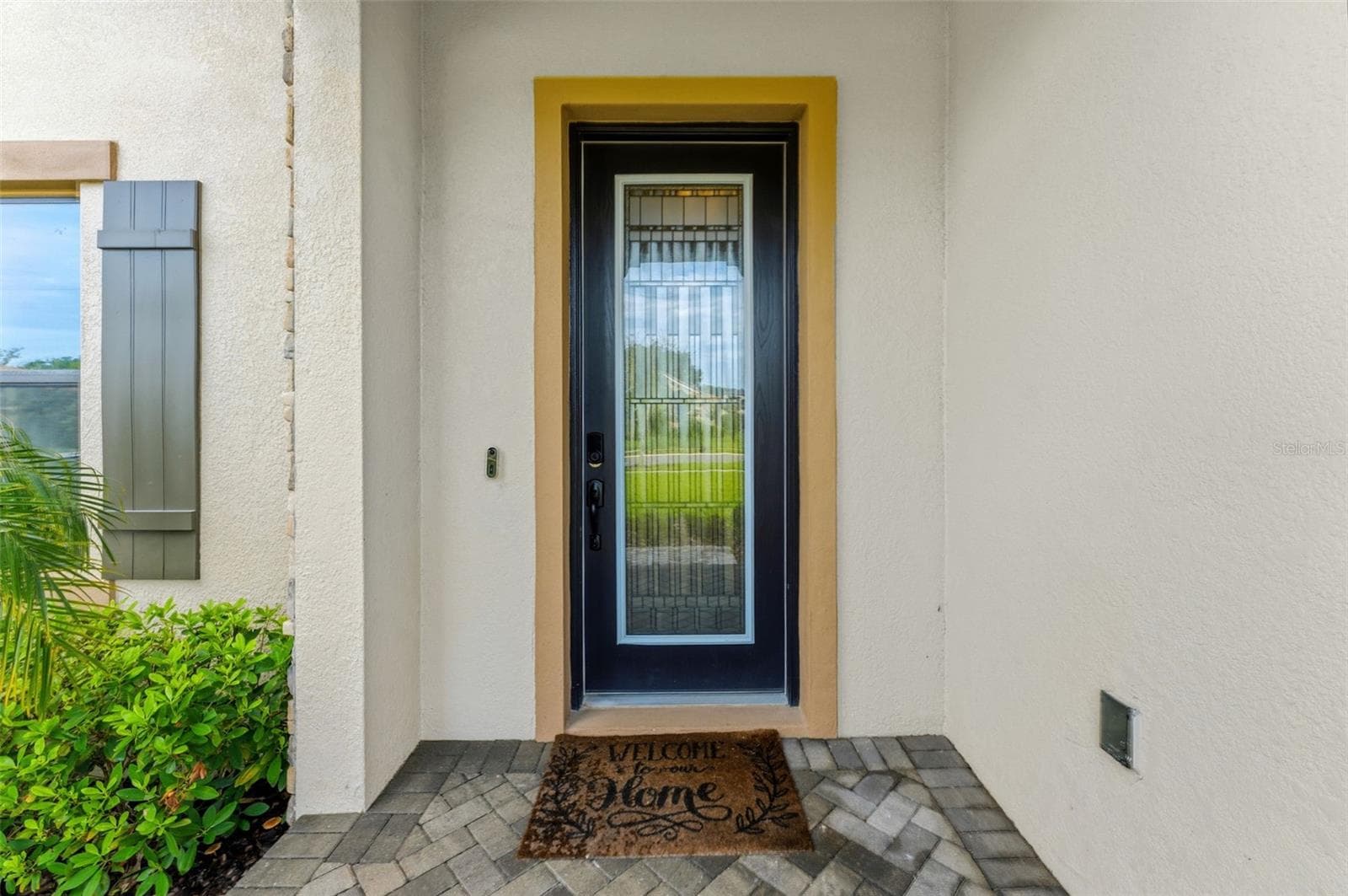 Single Family Residence at 10370 MEADOWRUN DR, LITHIA, photo 5 of 75