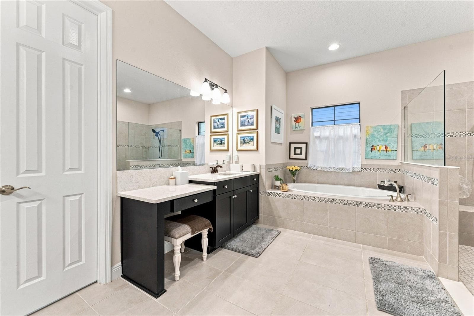 Single Family Residence at 10370 MEADOWRUN DR, LITHIA, photo 24 of 75