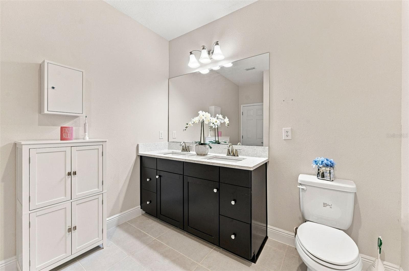 Single Family Residence at 10370 MEADOWRUN DR, LITHIA, photo 34 of 75