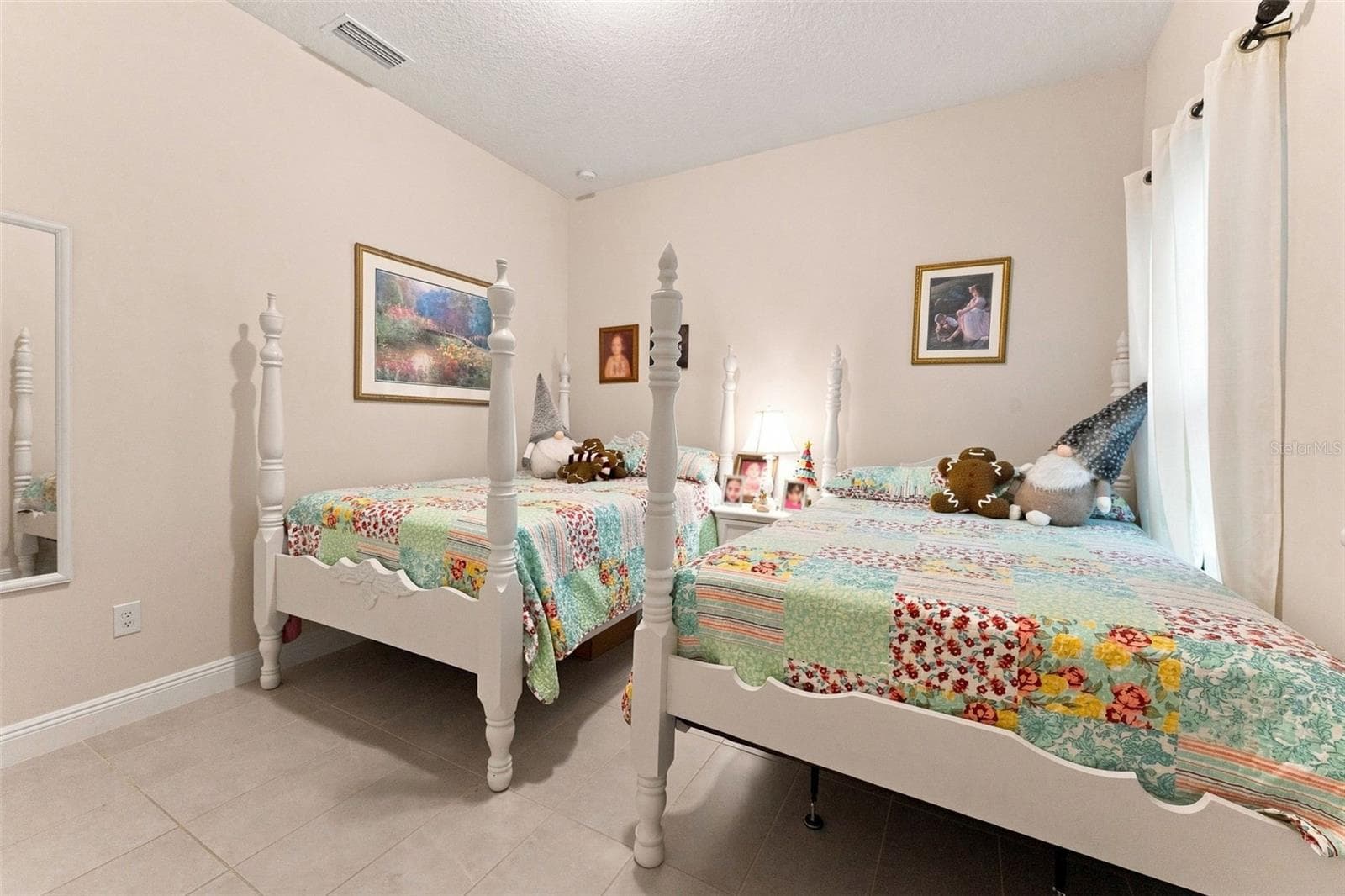 Single Family Residence at 10370 MEADOWRUN DR, LITHIA, photo 37 of 75