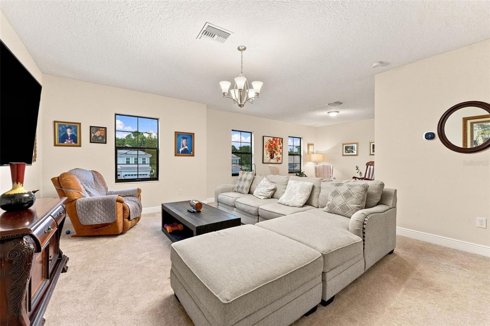 Single Family Residence at 10370 MEADOWRUN DR, LITHIA, photo 46 of 75