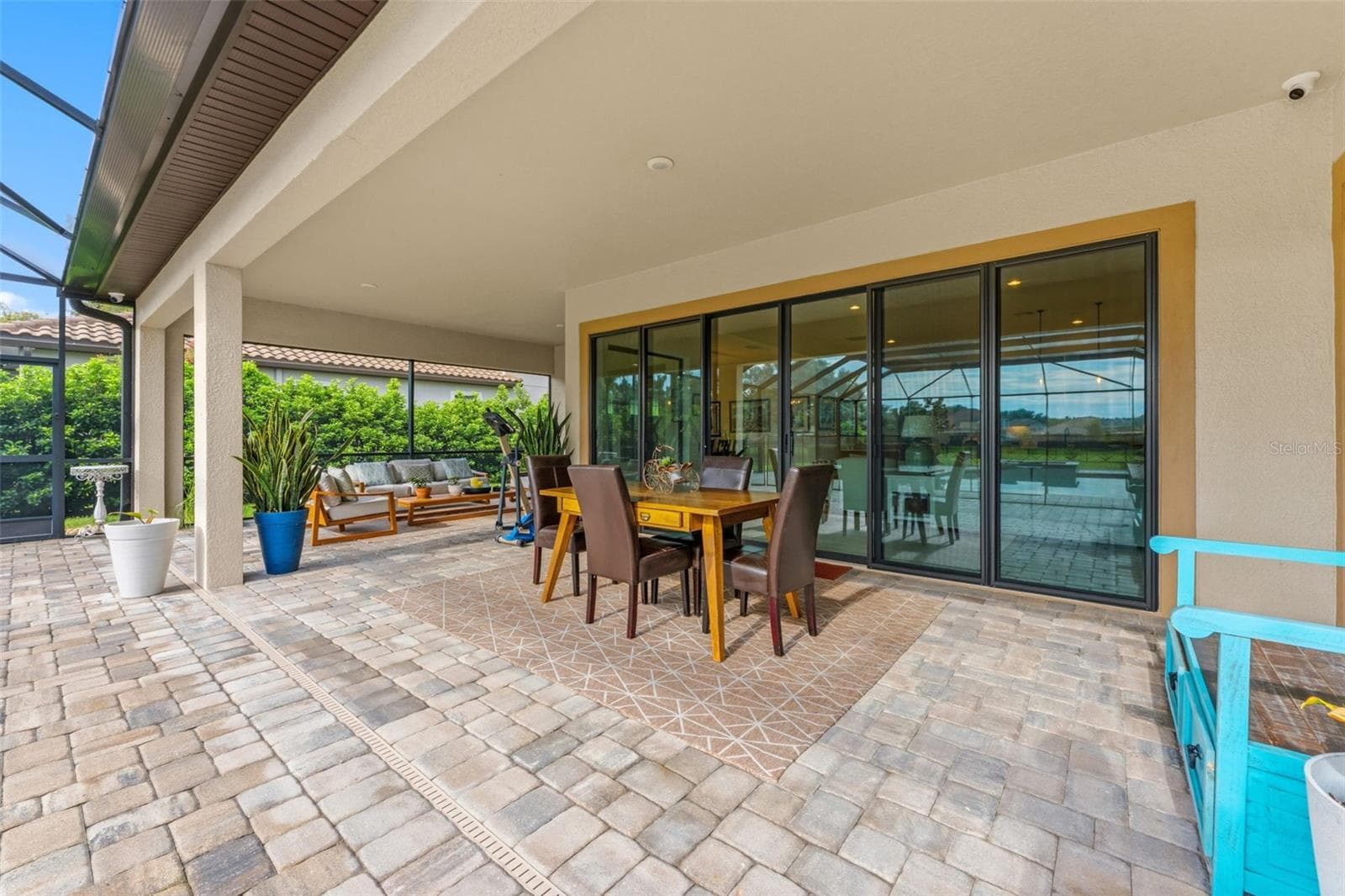 Single Family Residence at 10370 MEADOWRUN DR, LITHIA, photo 58 of 75