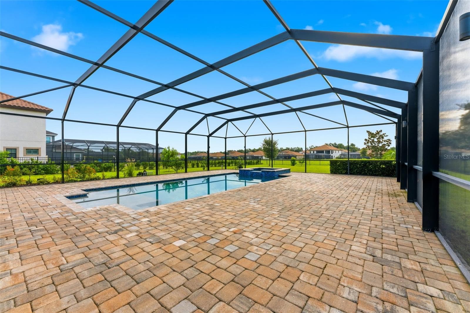 Single Family Residence at 10370 MEADOWRUN DR, LITHIA, photo 61 of 75