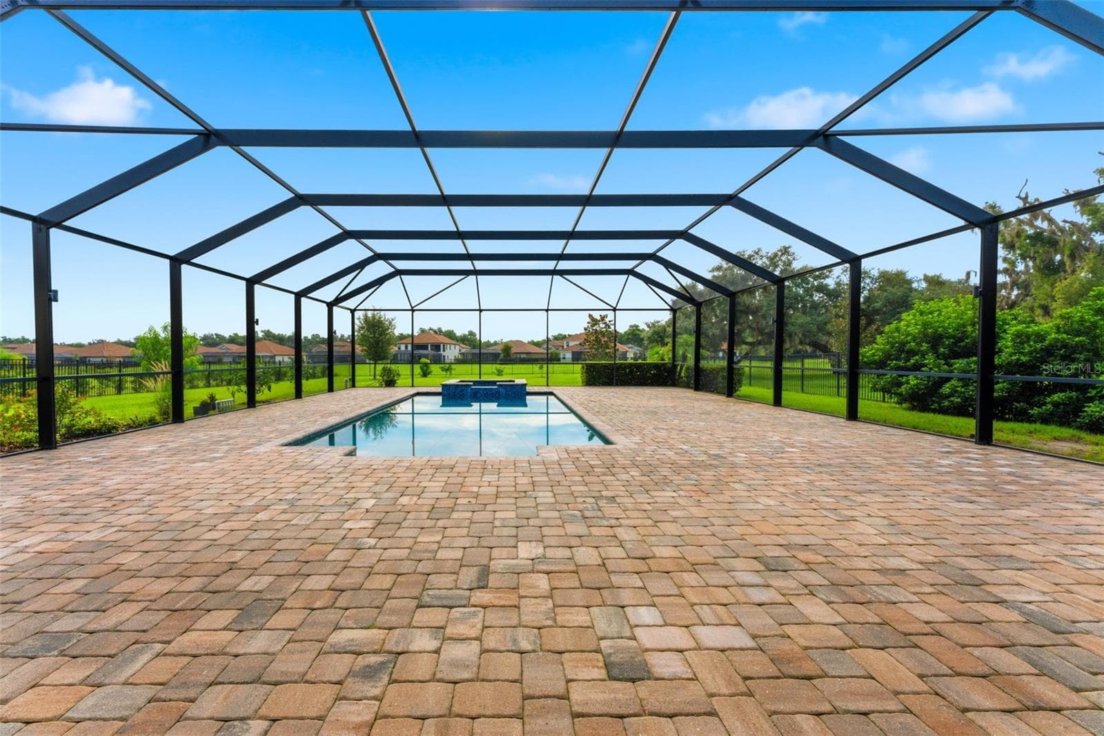 Single Family Residence at 10370 MEADOWRUN DR, LITHIA, photo 63 of 75